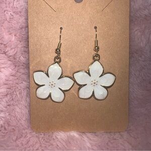 Elegant White Flower Earrings